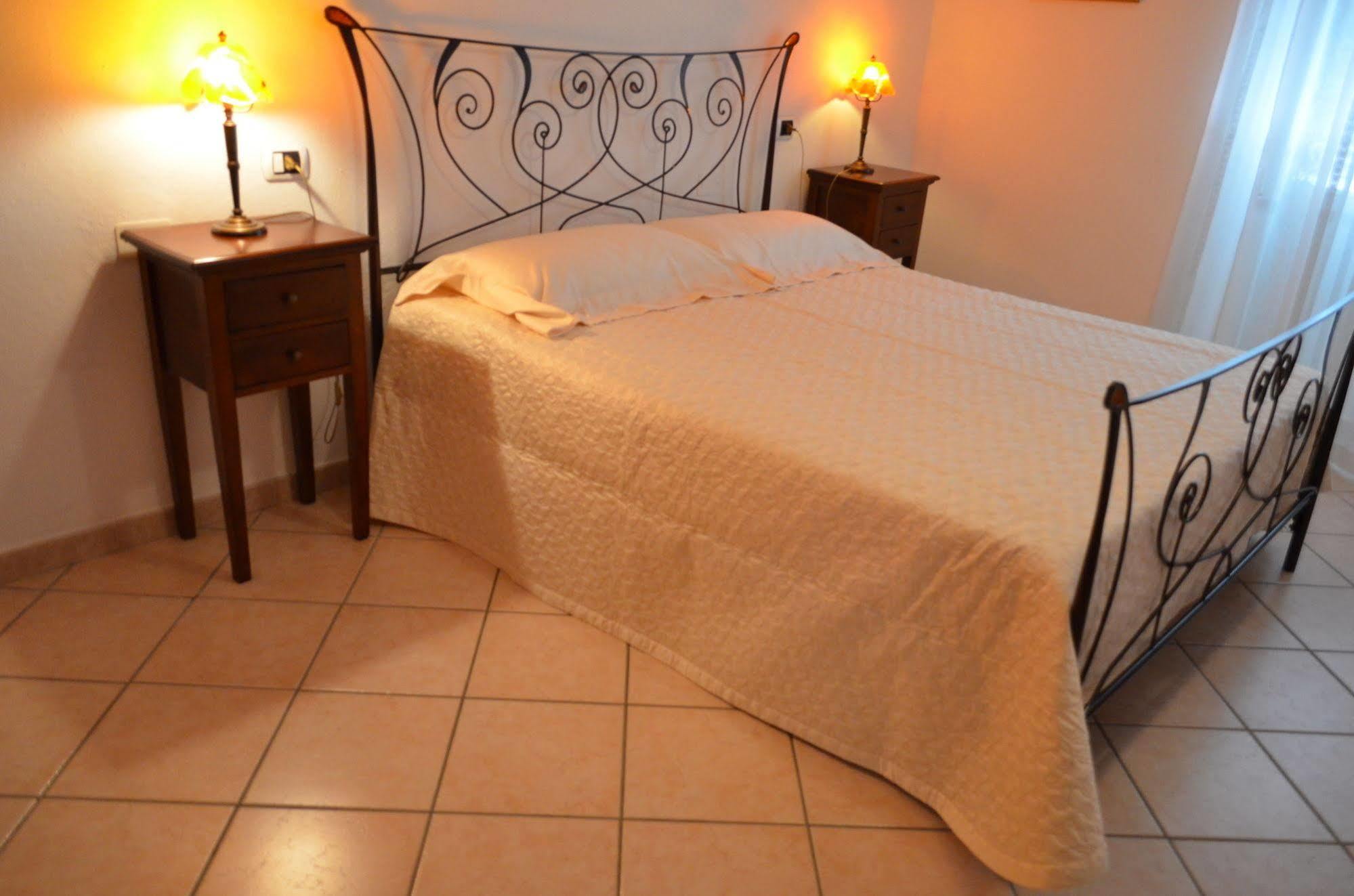 B&B Oliena Luaran gambar